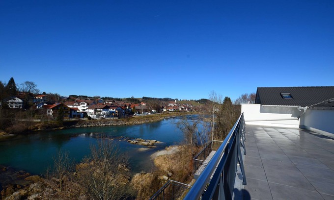 Grundl Apartment | "Experience unforgettable vacation moments at Heidrun`s Nest!"