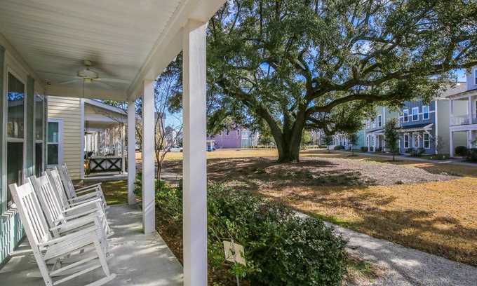 North Charleston House | Explore Charleston & Its Beaches From This Dog Friendly, Two Story Home Within Park Circle