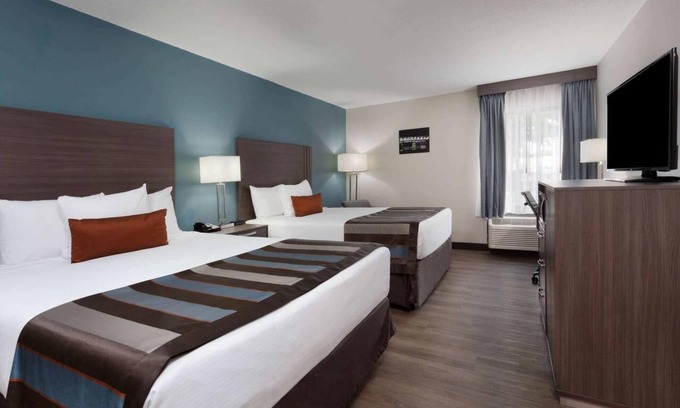 Florida Central Atlantic Coast Hotel | Explore Orlando, Unit Close to Attractions | Renovated Rooms | Pool and Parking