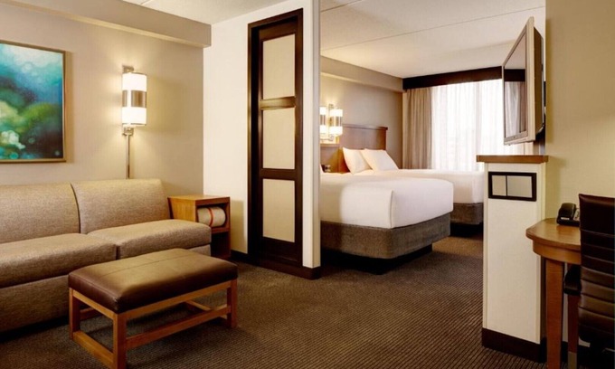 Fremont House | Explore Silicon Valley & The Bay Area From Our Room !