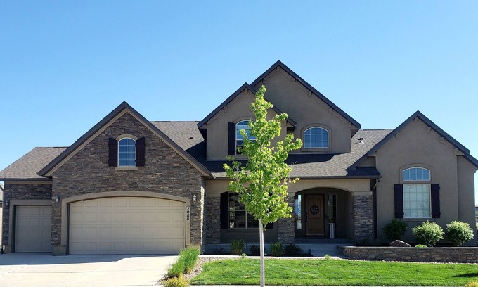 Flying Horse House | EXQUISENT PROPERTY.5 MIN FROM AIR FORCE. 5200 SQ FT. 5 BR. 5 BR. 5 🔥PLACES.n