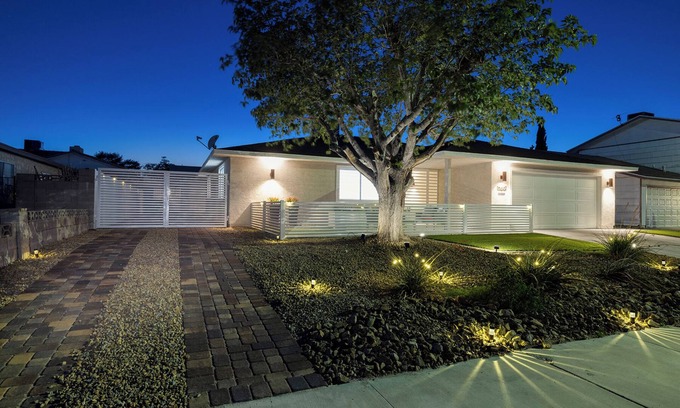 Charleston Preservation House | Exquisite 1 Story w/RV Parking minutes from Summerlin,Pet Friendly & No Pet Fee!