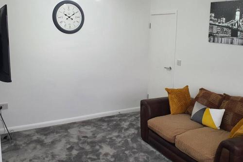 Harlington House | Exquisite and Modern 2 bed Maisonette
