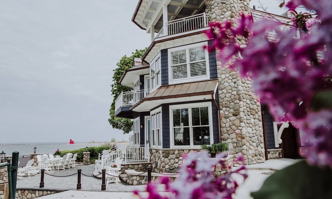 Macatawa House | Exquisite Beach front Home
