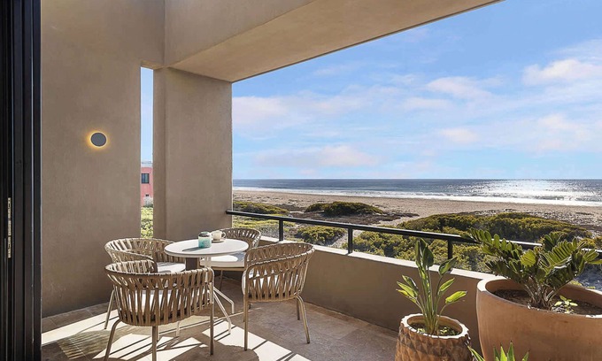El Pescadero Villa | Exquisite Beachfront Villa @ Cerritos l 10 Pax