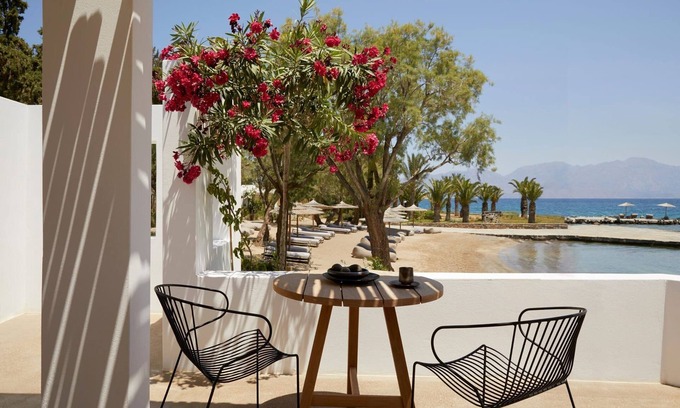 Agios Nikolaos Villa | Exquisite Crete Hotel | Superior Bungalow | Prime Location by The Sandy Beach |.