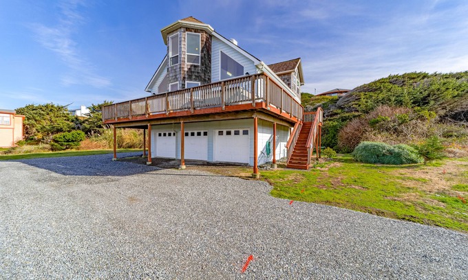 Gold Beach House | Exquisite home with spectacular views, deck, gas fireplace & game room