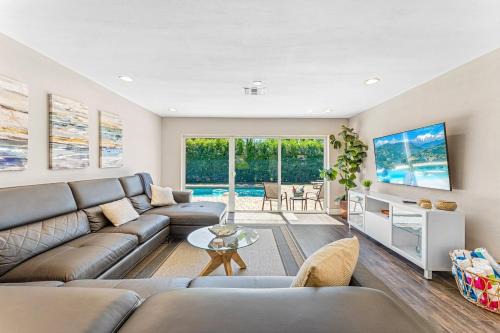 Lauderdale-by-the-Sea House | Exquisite House In Lbts- 7 Min Walk To The Beach!