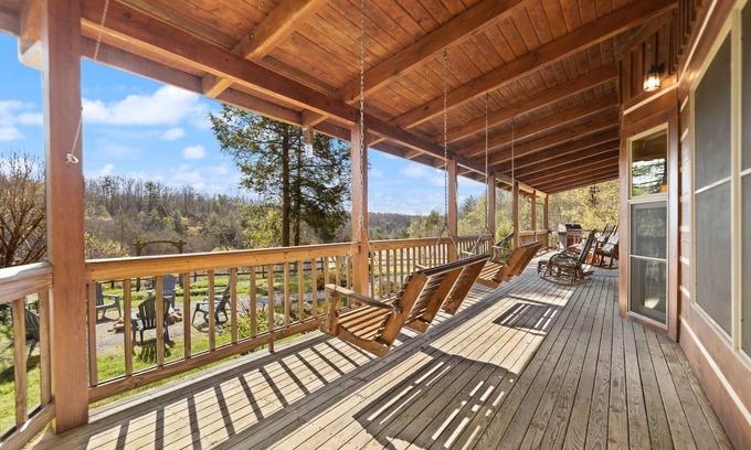 Rogers Ski Chalet | Exquisite, luxurious, stunning view, private, authentic log cabin