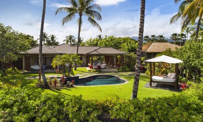 Kaupulehu House | Exquisite Oceanview Estate w/Private Pool, Hot Tub & AC: Kahikole Street 218