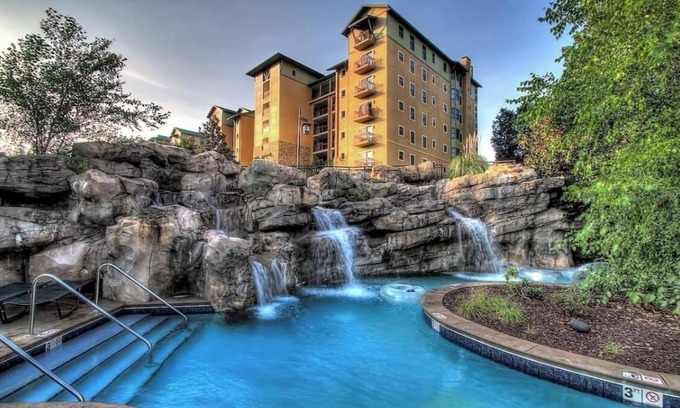 Pigeon Forge Condo | Exquisite RiverStone Resort&Spa LAZY RIVER,24 HR Pool By DOLLYWOOD &Parkway