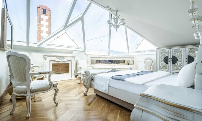 Beylerbeyi Apartment | Exquisite Studio in Historic Mansion in Beylerbeyi