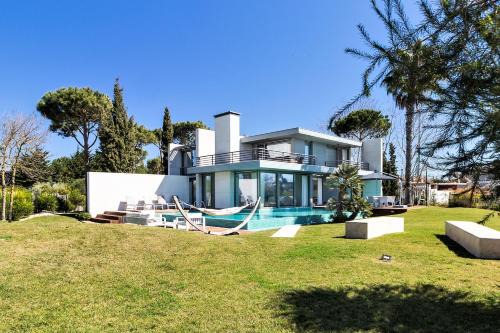 Carvalhal Villa | Exquisite Villa in Troia