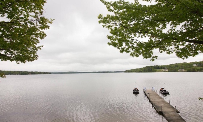 Lochmere House | Exquisite waterfront home on Lake Winnisquam