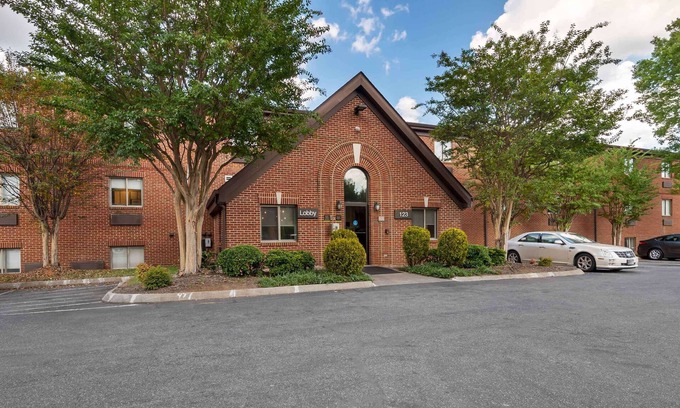 University Place Hotel | Extended Stay America Select Suites Charlotte University E