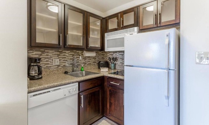 Davenport House | Extended Stay living in the heart of the Quad Cities