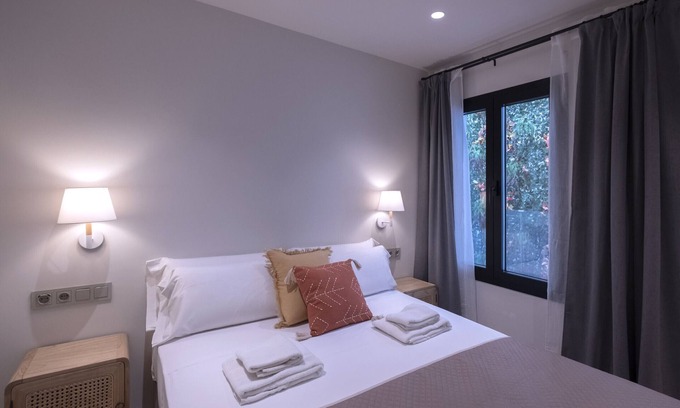 Old Town Apartment | Exterior Apartment - Villar Suites by Cadiz4Rentals