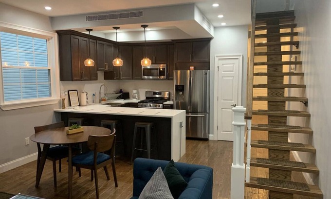 Crown Heights Apartment | Extra Large 3 Bedrooms with 3 Bathrooms close to Downtown