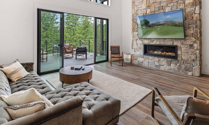 Sandpoint House | Extraordinary 5-Bedroom Idaho Club Retreat w/Hot Tub - Sleeps 12