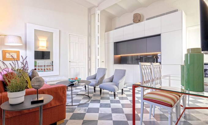 San Vicente Apartment | Extraordinary apartment near city center. San Laureano V