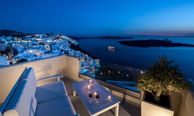 Firostefani Villa | Extraordinary Santorini Villa | Villa Wisely | 1 Bedroom Suite | Spectacular.