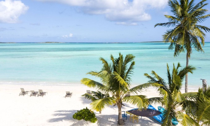 Rolleville Hotel | Exuma Sea Grape: Sandy Isle Escapes -formally Shoreline Beach Club