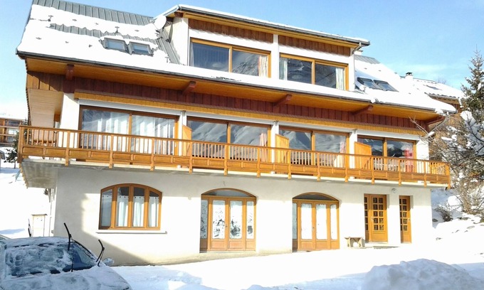 Albiez-Montrond Apartment | F1 mezzanine 5 people maximum - Bright - View of the Aiguilles d'Arves mountains