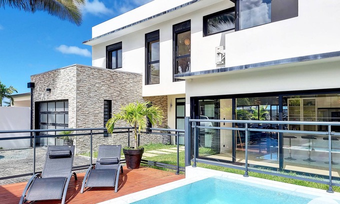 Saint-Joseph House | F7 – Villa Casa del Amor*** – with an infinity pool and jacuzzi in St-Joseph