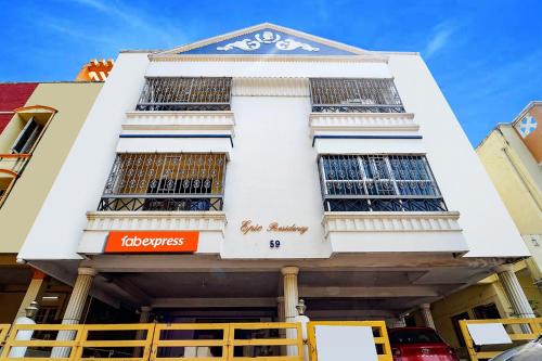 Valasaravakkam Hotel | FabExpress Epic Residency - Nr SRM University, Ramapuram