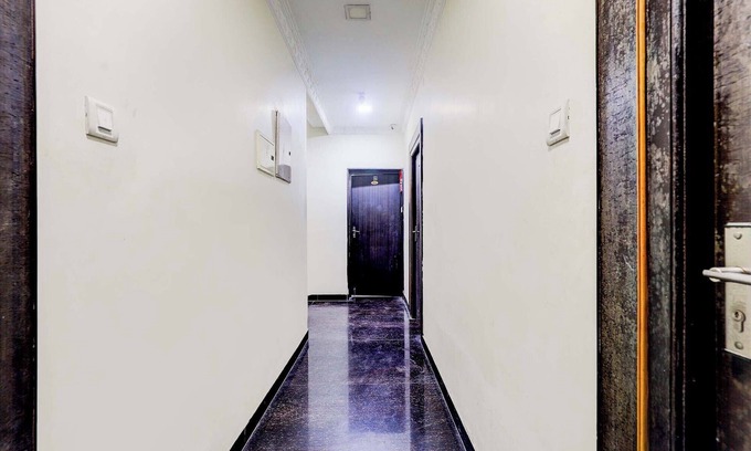 Vadapalani Hotel | FabExpress Karuna Regent