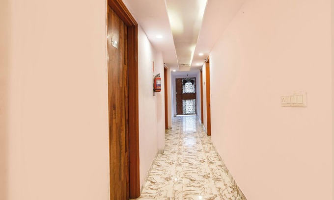 New Delhi Hotel | Fabhotel Ak Continental