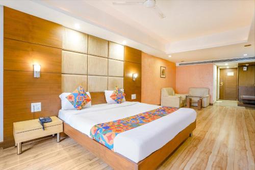 Ahmedabad Hotel | FabHotel Cambay Sapphire