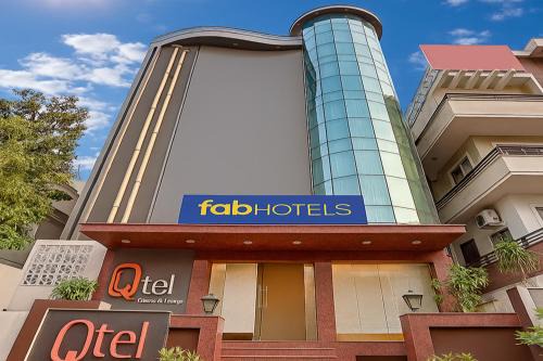 Delhi Hotel | FabHotel Kaushambi