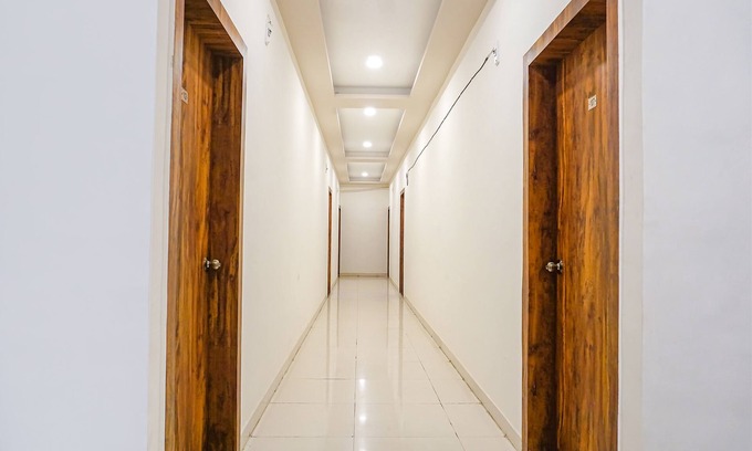 Pune Hotel | FabHotel Krishna Executive