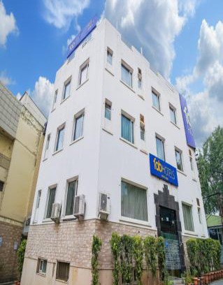 Karol Bagh Hotel | FabHotel Marble Arch Karol Bagh