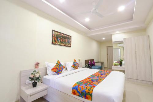 Secunderabad Hotel | FabHotel Metro - Nr Secunderabad Railway Station