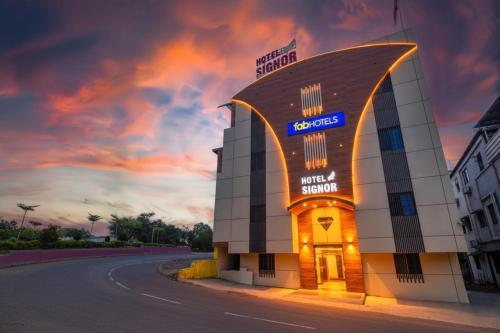 Rau Hotel | FabHotel Signor