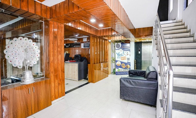 Surat Hotel | Fabhotel Vrundavan