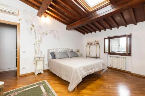 Isolotto Apartment | Fabio's Rustic Flat
