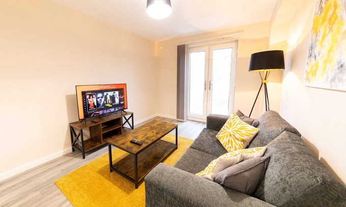 Old Trafford Apartment | Fabulous 2 Bedroom Apartment in Machester