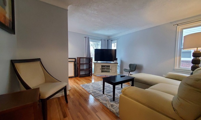 Detroit House | Fabulous 3-bedroom house in Detroit with WiFi, AC. Start your adventure