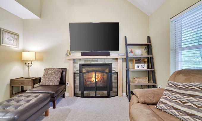 Lackawaxen House | Fabulous 4-bedroom house with AC in Lackawaxen
