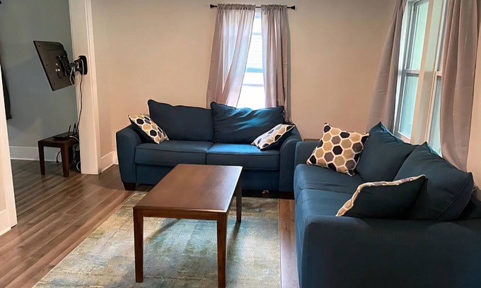 Lake Geneva House | Fabulous 4-bedroom house near downtown Lake Geneva!