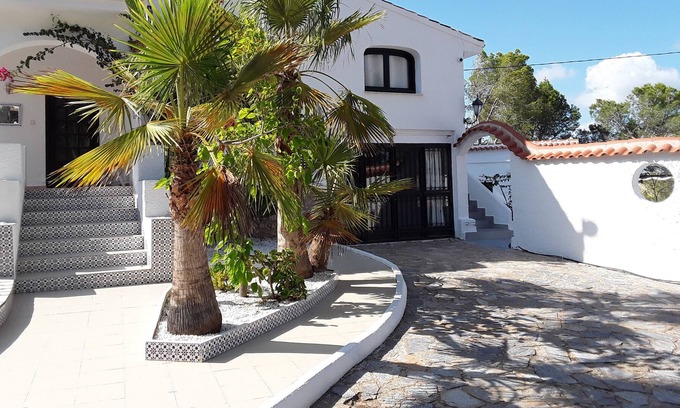 Pinar de Campoverde Villa | Fabulous 5 bedroom detached villa