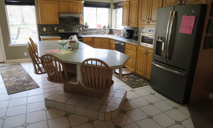 Sandy House | Fabulous 7 bedroom 3 level home at the Wasatch Mtns. in Sandy Utah
