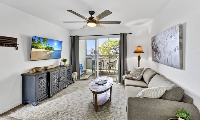 Historic Kailua Village Condo | Fabulous central location! Walk to restaurants, grocery store, and many beaches.