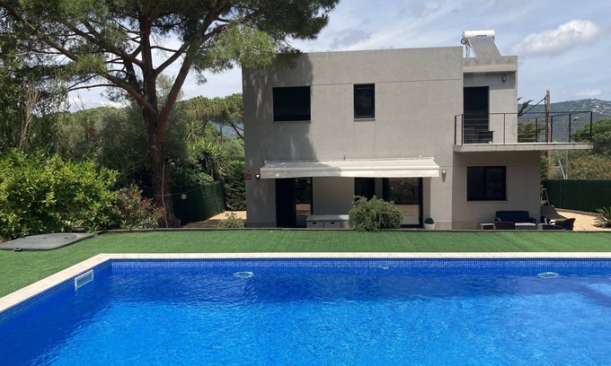 Sant Feliu de Guixols Villa | Fabulous new fully air-conditioned villa with private pool