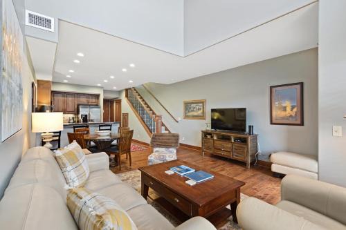 Coeur d'Alene Apartment | Fabulous Riverstone Retreat