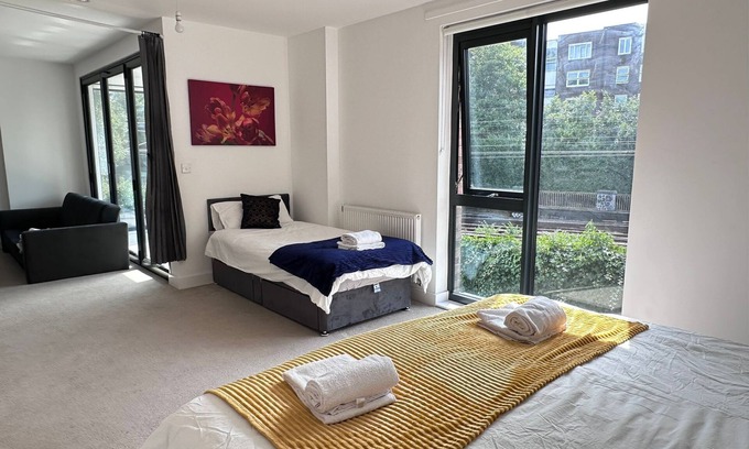 Camden Town with Primrose Hill Apartment | Fabulous studio in London for a cozy getaway