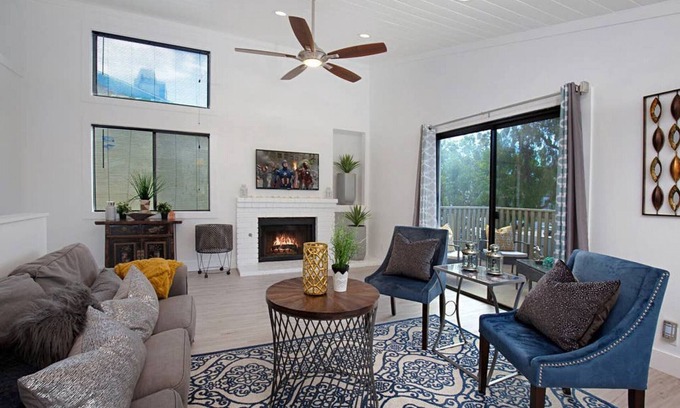Lantern District Condo | Fabulous Townhouse, close to beach, town and harbor